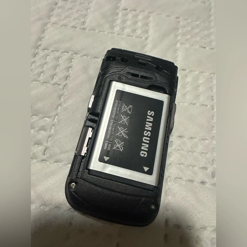 Samsung Silver Smartphone Sleek Design Advanced Features